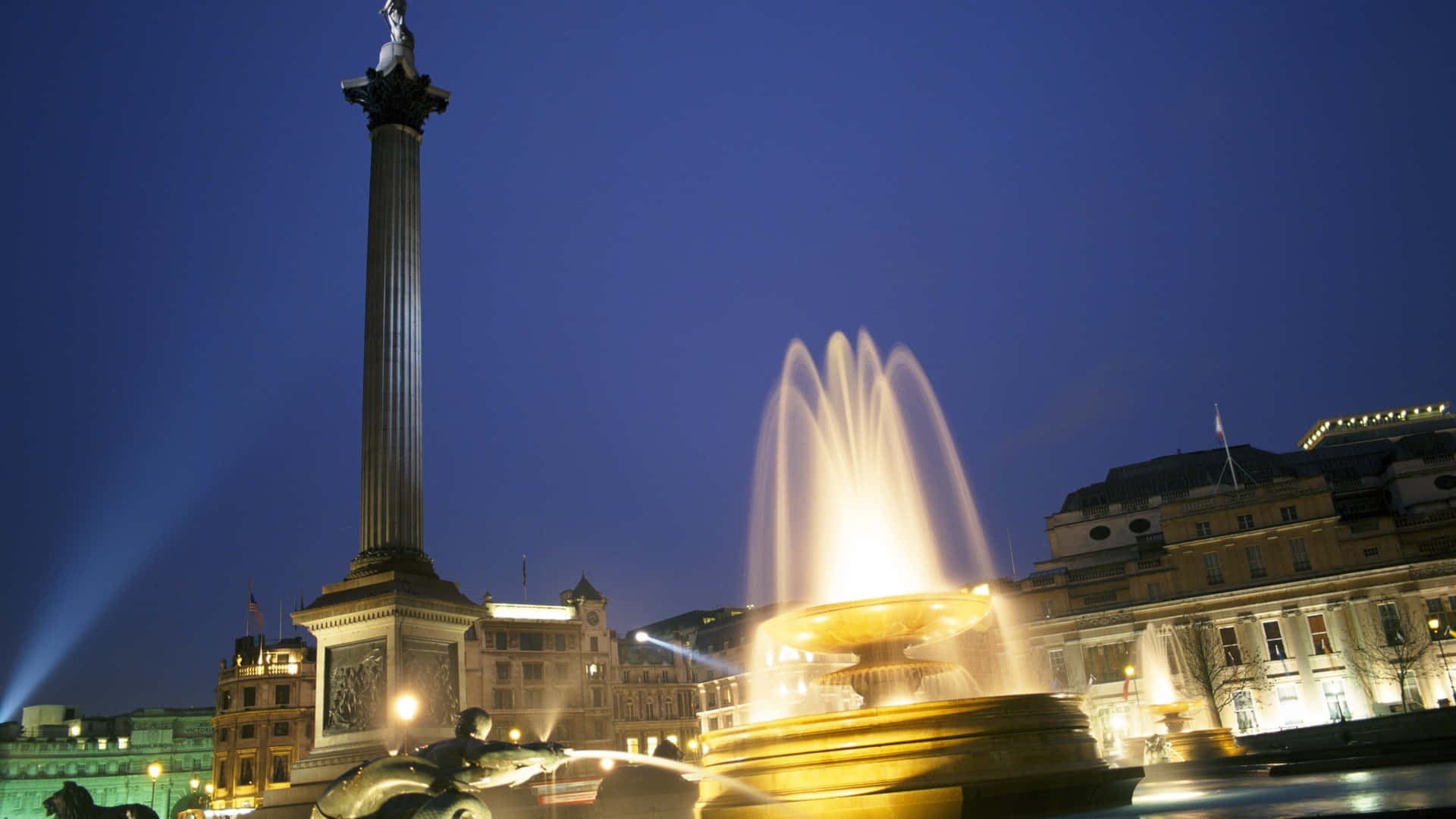 Trafalgar Square Fountain At Night Picture
