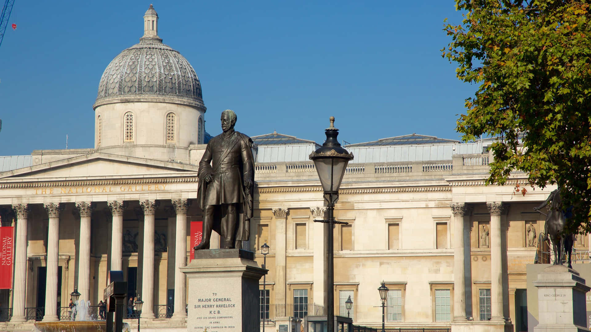 Trafalgar Square Lajos Kossuth Statue Background
