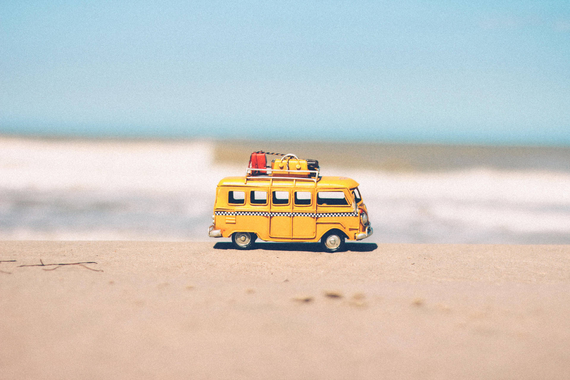 Travel 4k Bus Miniature Wallpaper