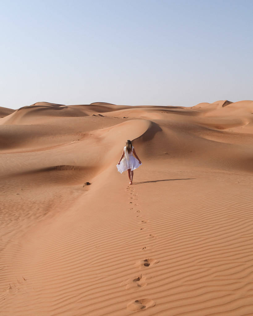 Viajandopor El Desierto De Omán Fondo de pantalla