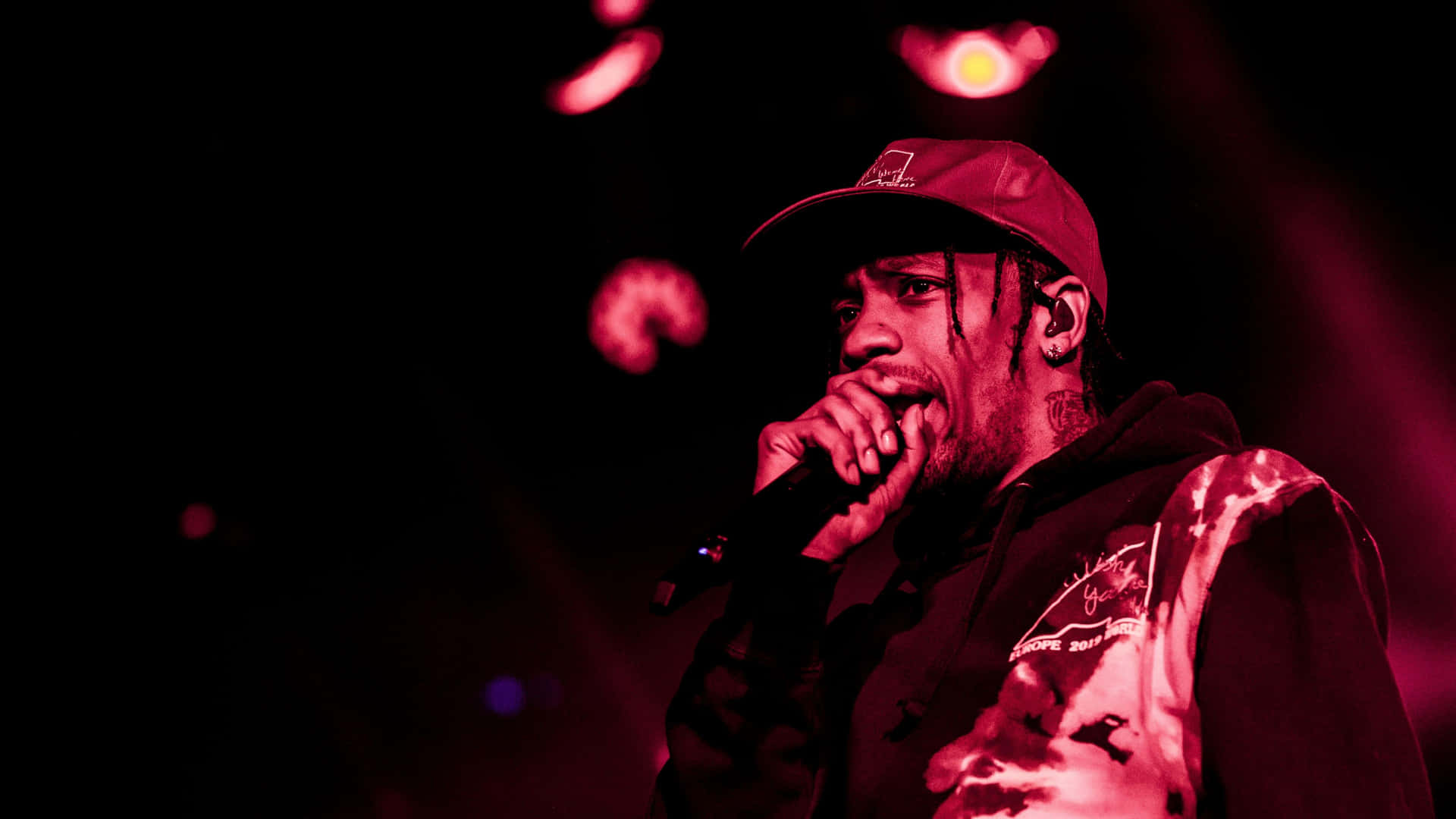 Get ready for an electrifying performance by Travis Scott at his upcoming concert! Wallpaper