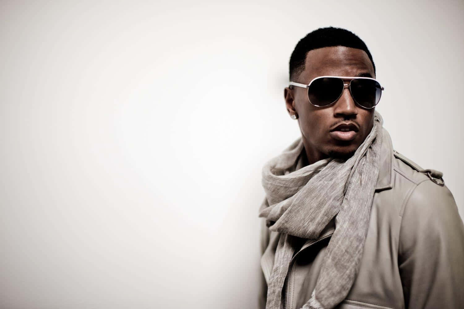Trey Songz With Scarf Wallpaper