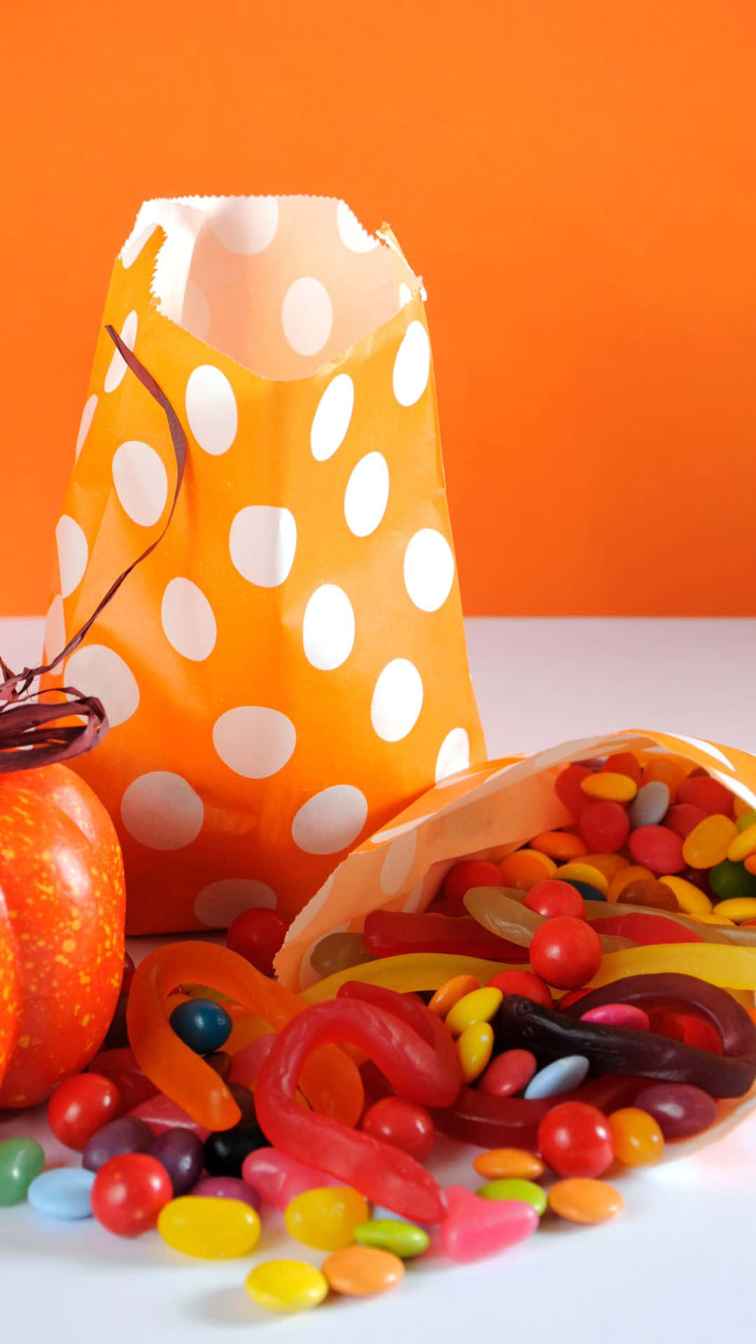 Get ready for Halloween with these festive Trick-or-Treat bags! Wallpaper