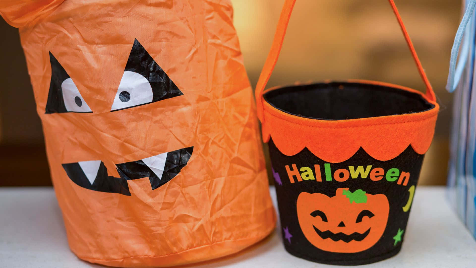 Create unique Trick or Treat Bags to impress your Trick or Treaters Wallpaper