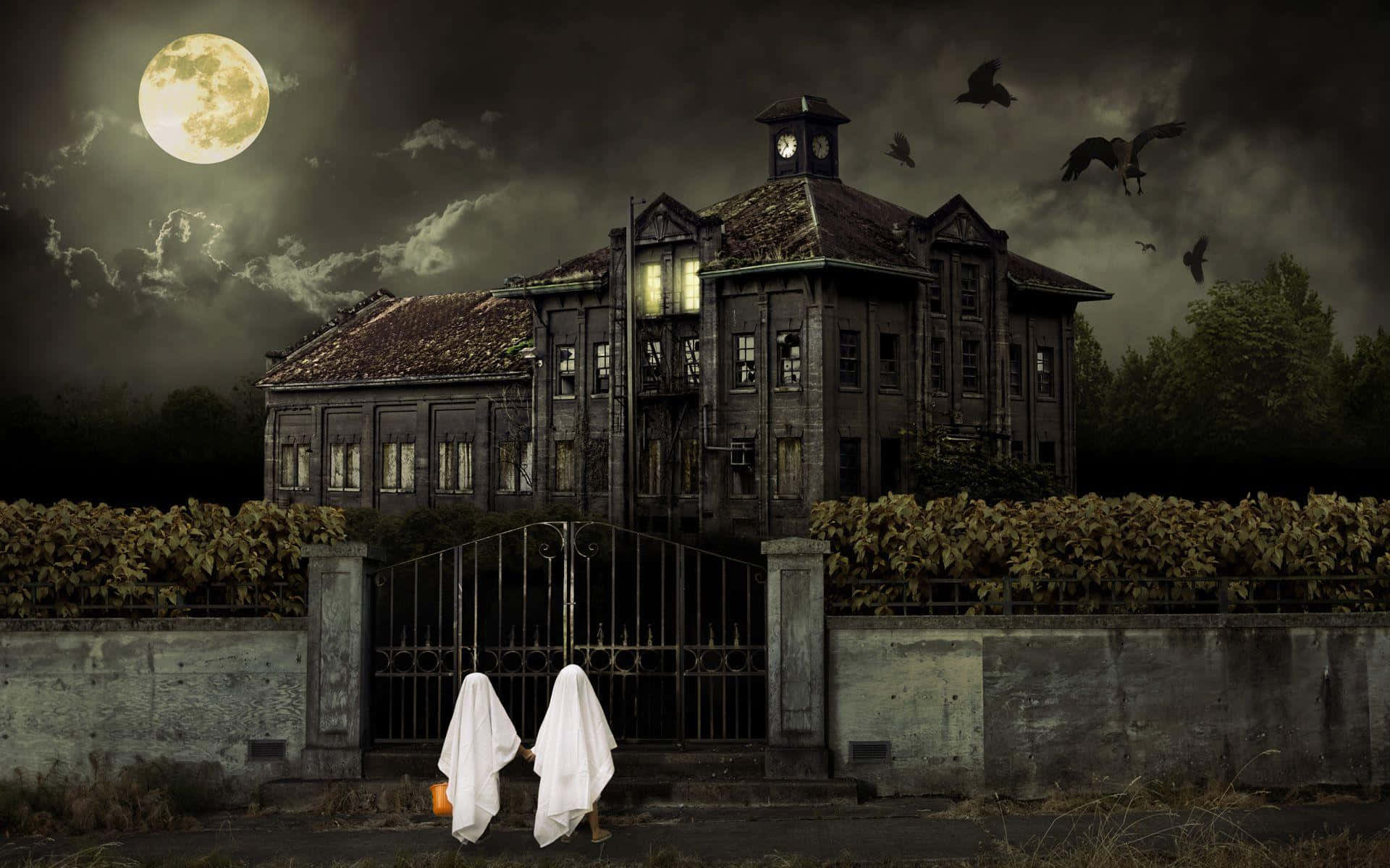 Eager Trick-or-Treaters on Halloween Night Wallpaper