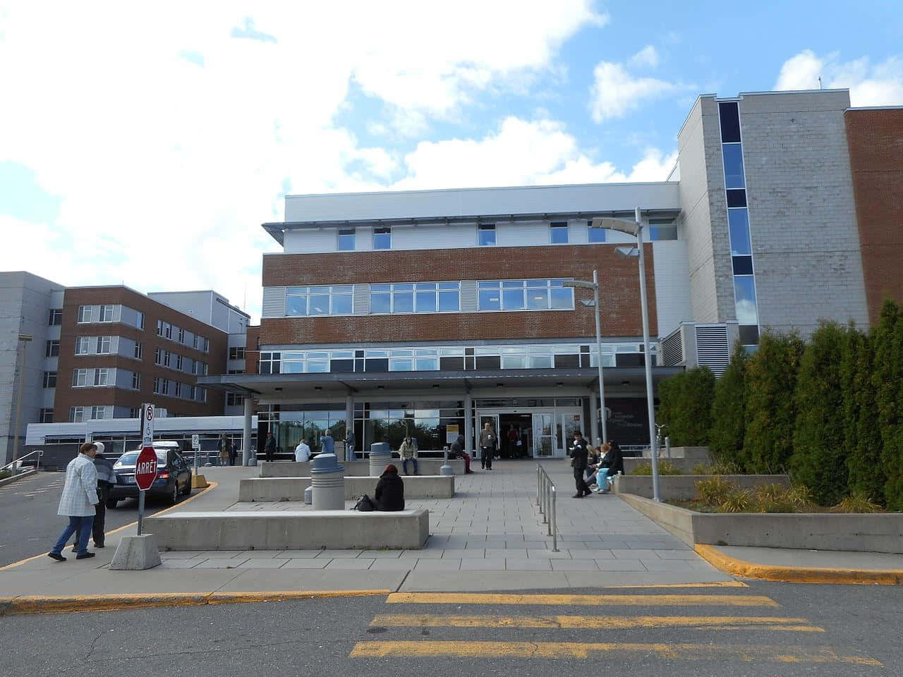 Trois Rivieres Hospital Exterior Wallpaper