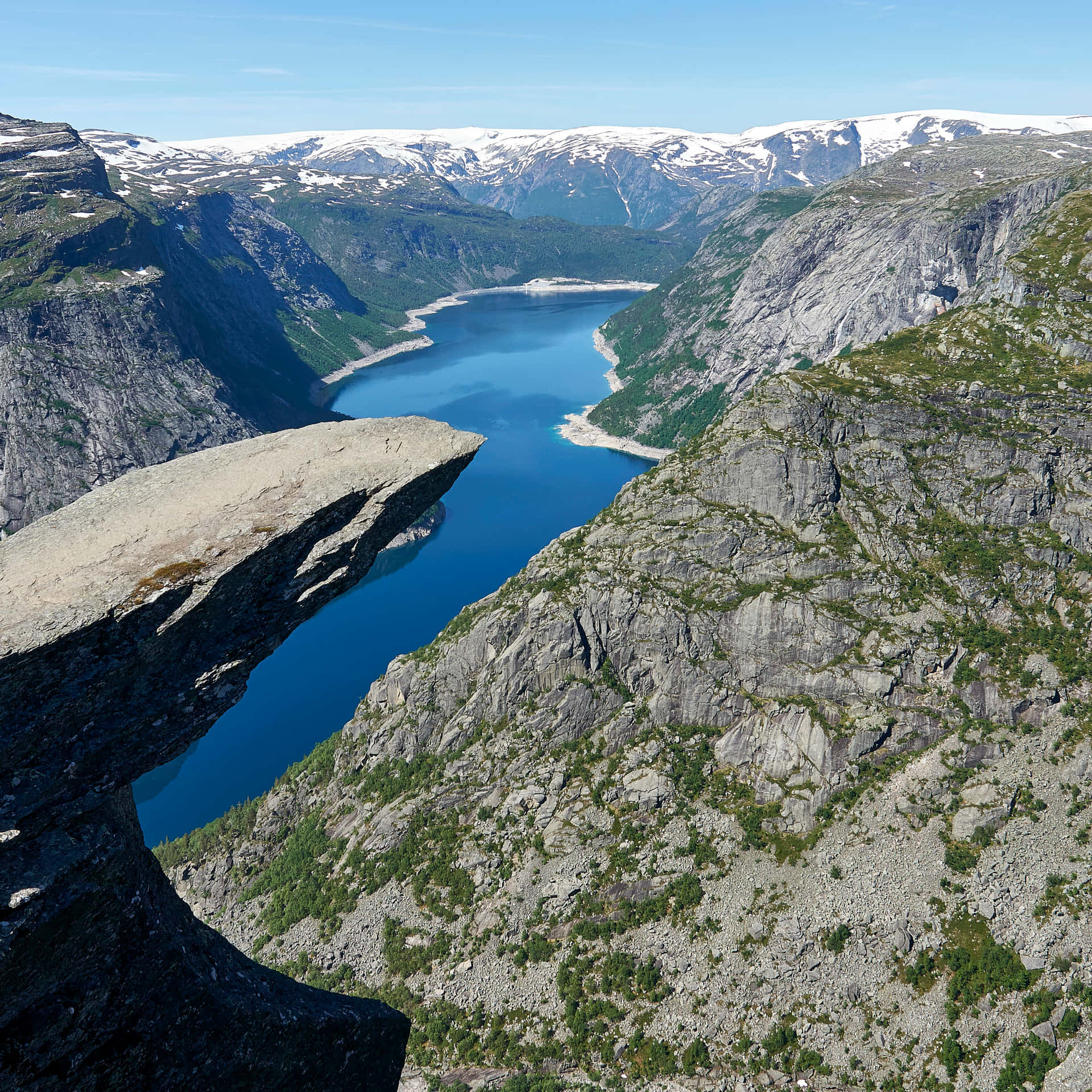 Trolltunga With Patches Of Grass Wallpaper