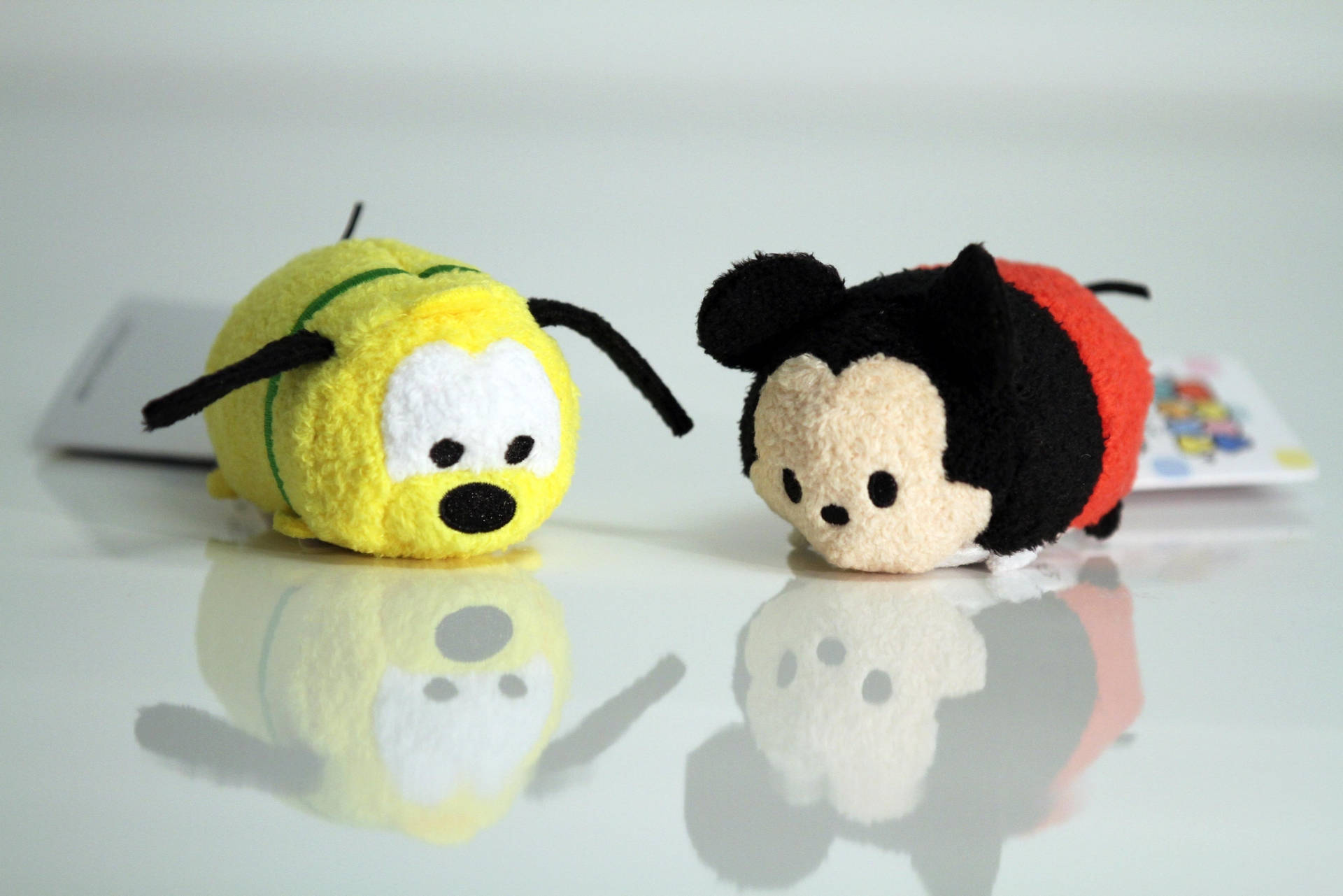 Tsum Tsum Mickey And Pluto Background