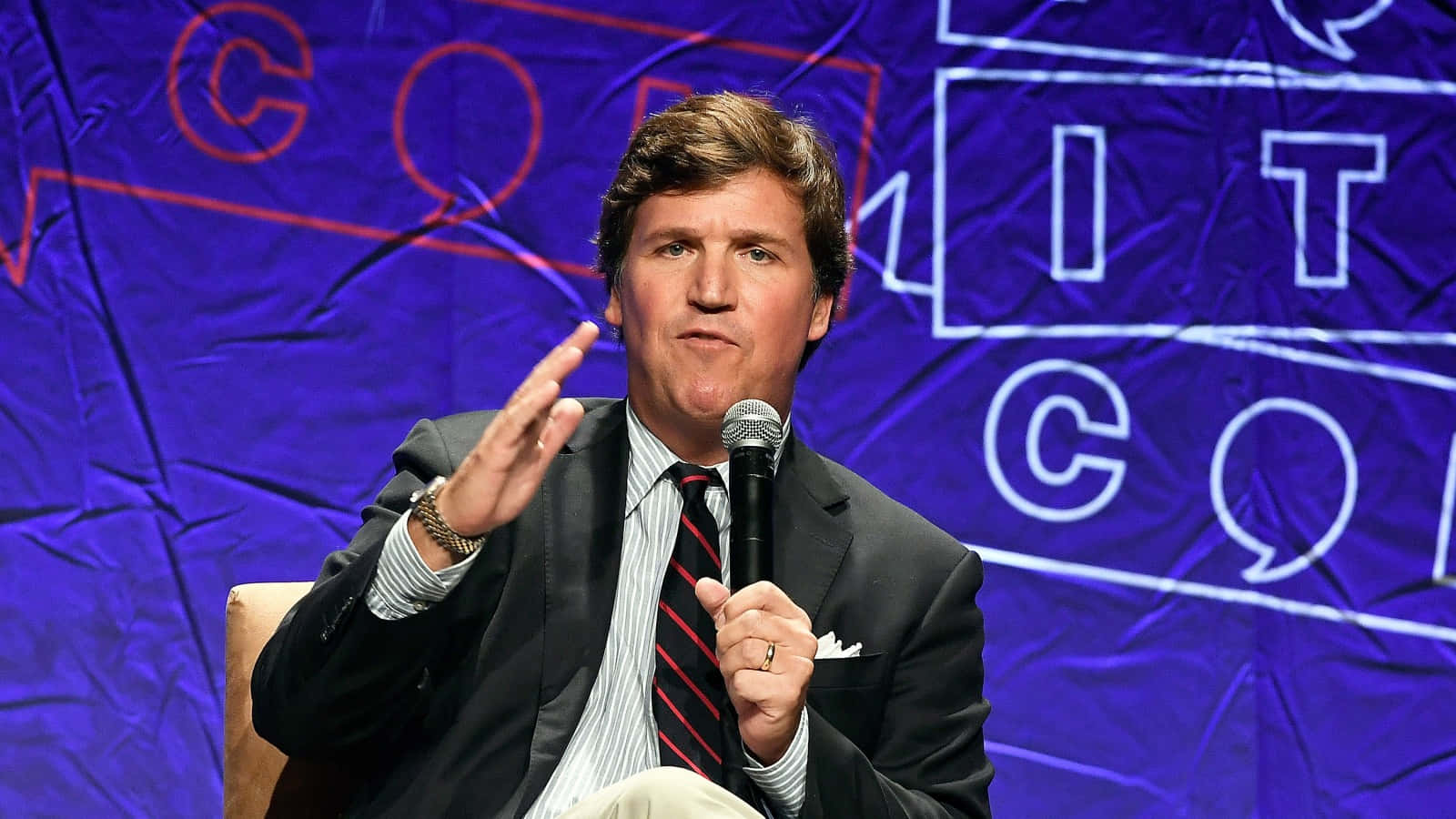 Tucker Carlson Wallpaper