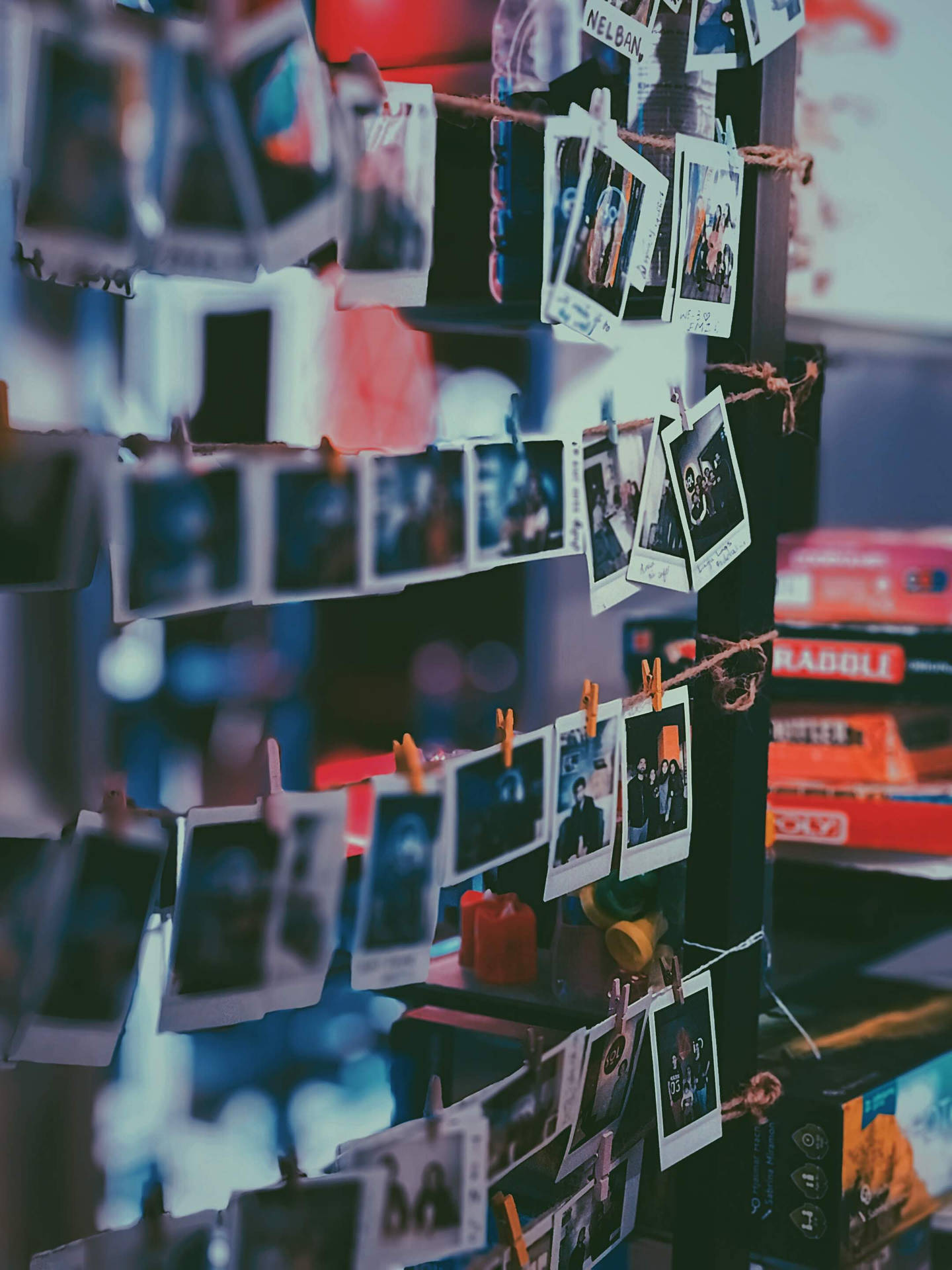 Tumblr Hanging Polaroids Wallpaper