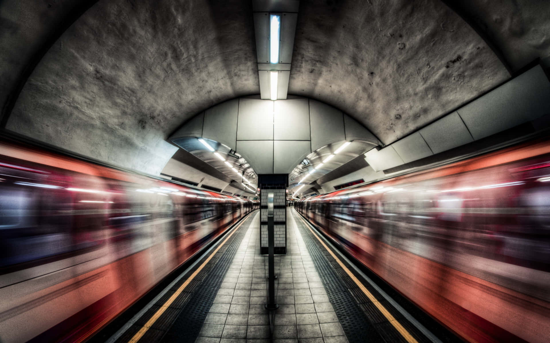 Tunnelrustico Della Metropolitana Con Pareti Di Mattoni E Illuminazione Vintage