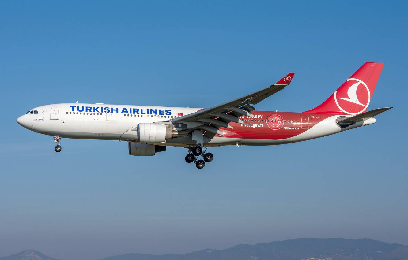 Turkish Airlines Airbus A330-223 Wallpaper