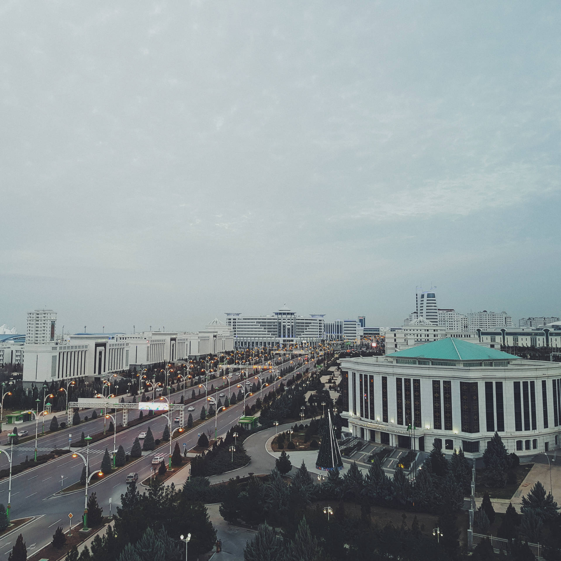 Turkmenistans hovedstad stråler på skrivebordet Wallpaper