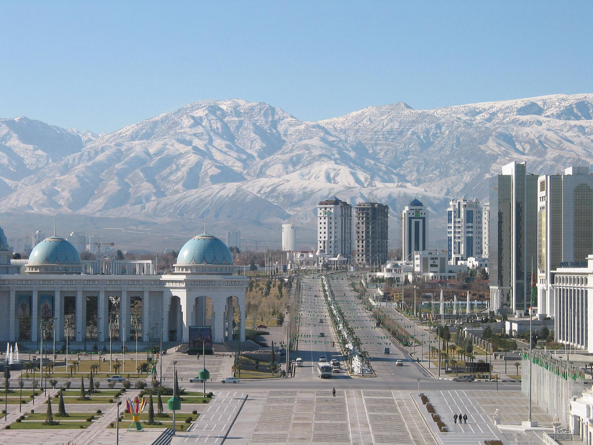 Turkmenistanrukhiyet Palace - Translation: Turkmenistan Rukhiyet Palast Wallpaper