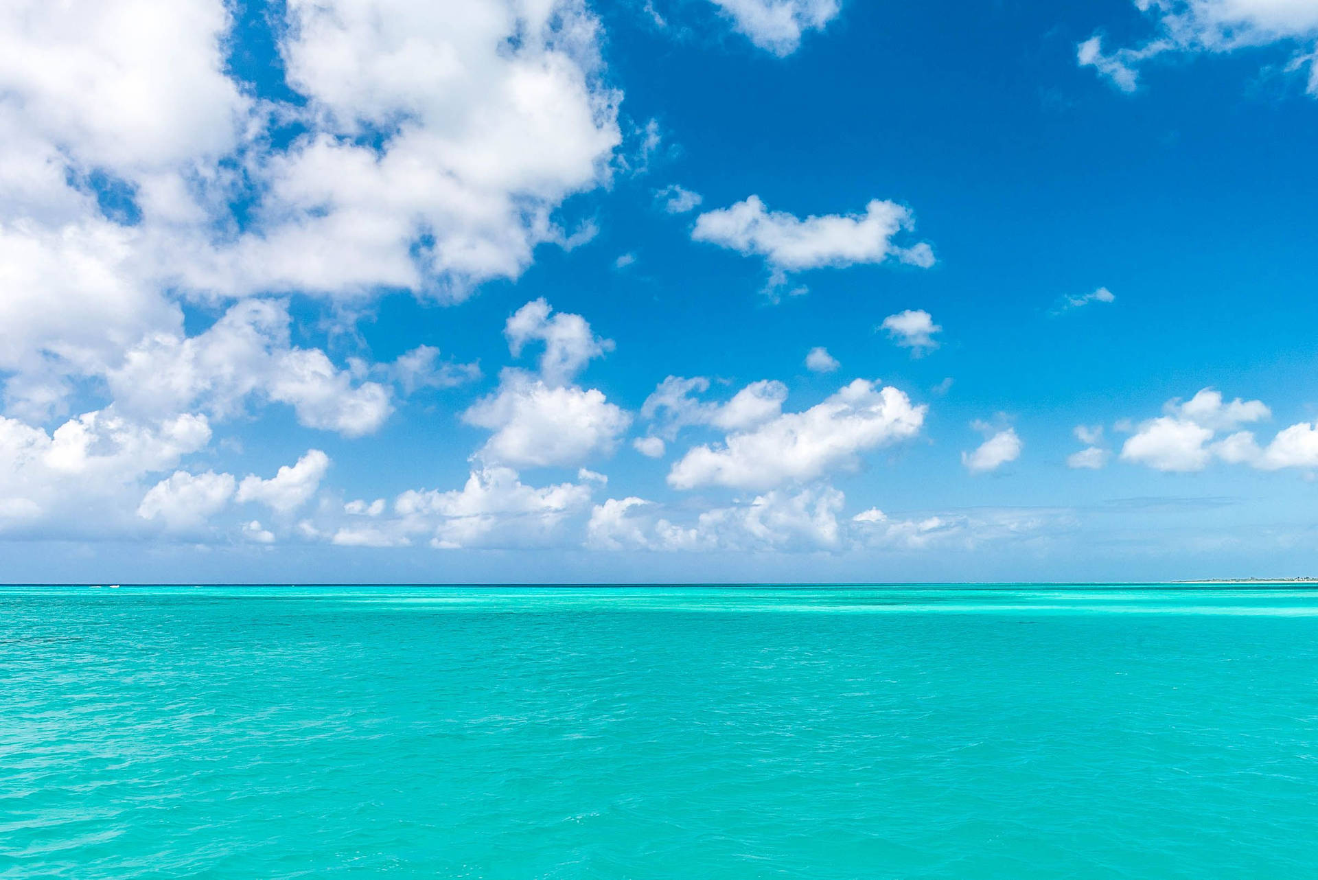Oceano Blu-verde Di Turks E Caicos Sfondo