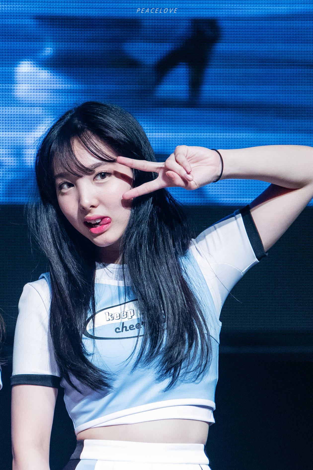 Twice Nayeon Making A Peace Sign Wallpaper