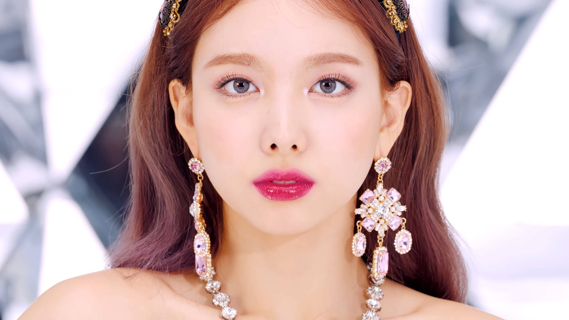 Twice Nayeon Pink Dangling Earrings Wallpaper