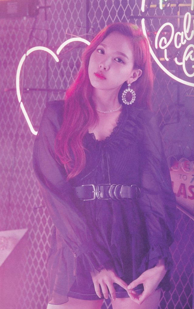 Twice Nayeon With Neon Signs Wallpaper