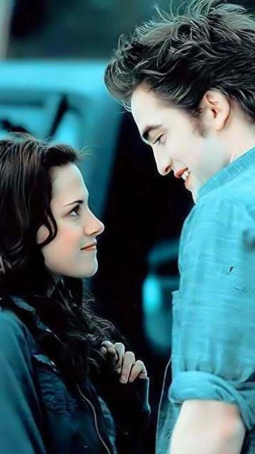 Twilight Bella Edward Gazing Wallpaper