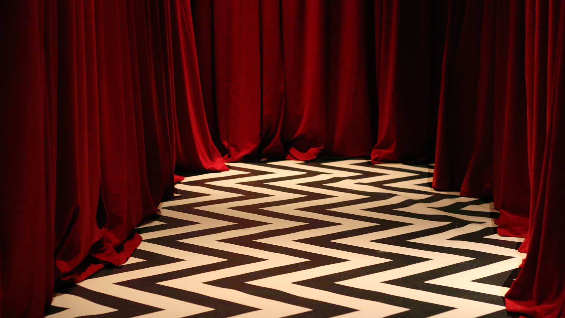 “Walk through the woods of Twin Peaks and feel the mystery.” Wallpaper