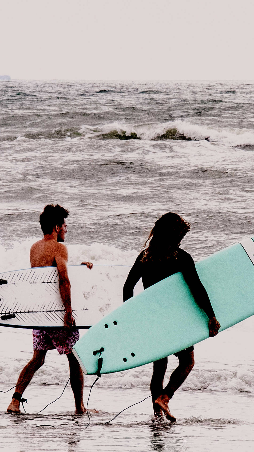 Zweifreunde Gehen Surfen Wallpaper