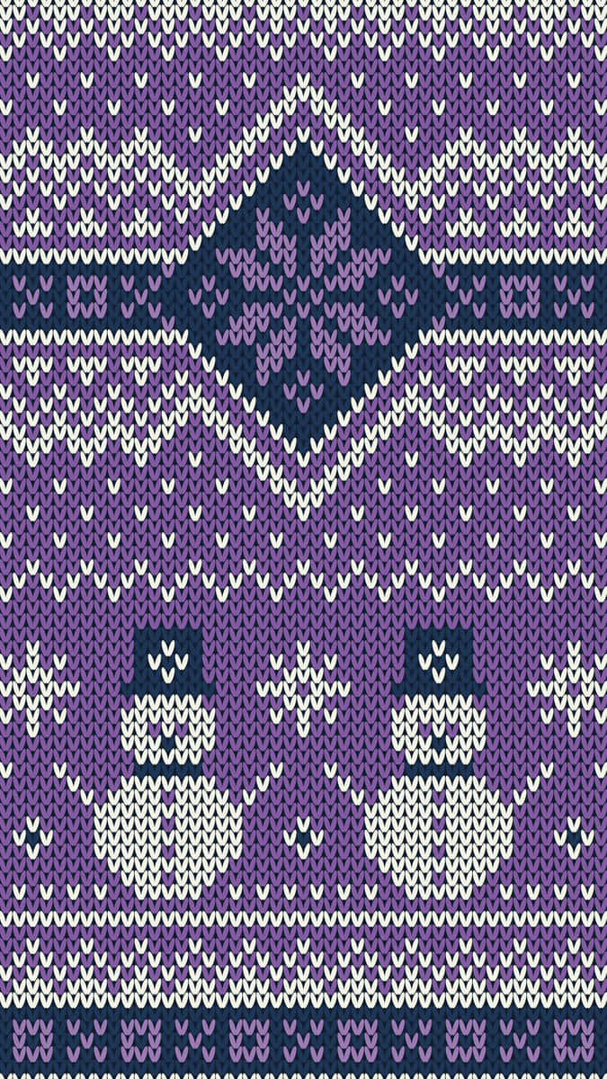Dosmuñecos De Nieve Con Suéter Morado Tejido. Fondo de pantalla