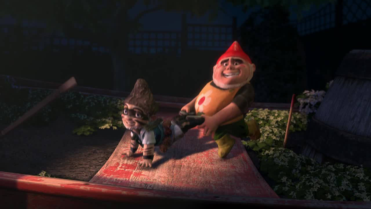 Tybalt And Gnome In Camouflage Gnomeo And Juliet Wallpaper