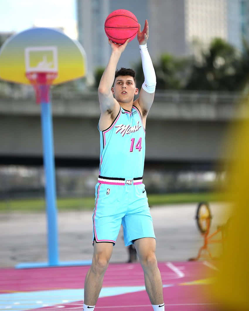 Tylerherro, El Novato All-star, Lanzando Un Triple. Fondo de pantalla