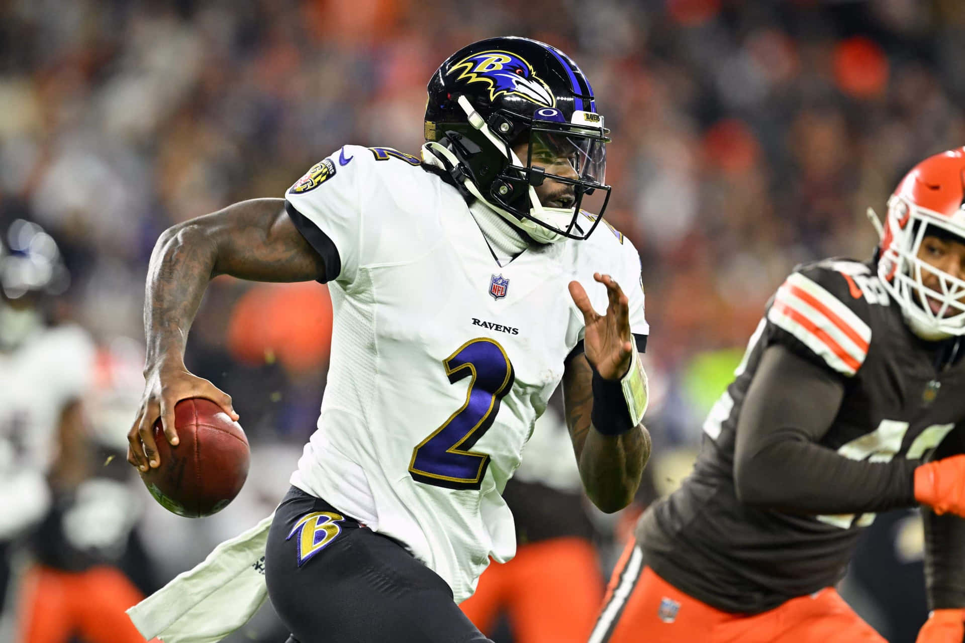 Tyler Huntley Action Shot Ravens Vs Browns Bakgrunnsbildet