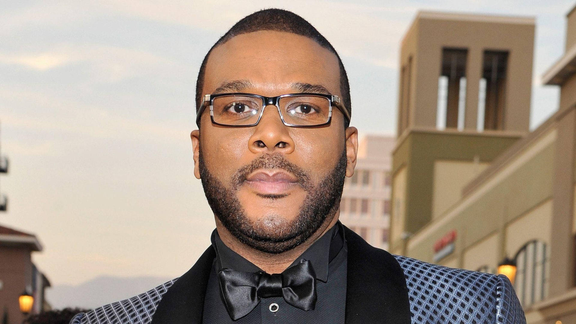 Tyler Perry Dressed Up Bow Tie Wallpaper