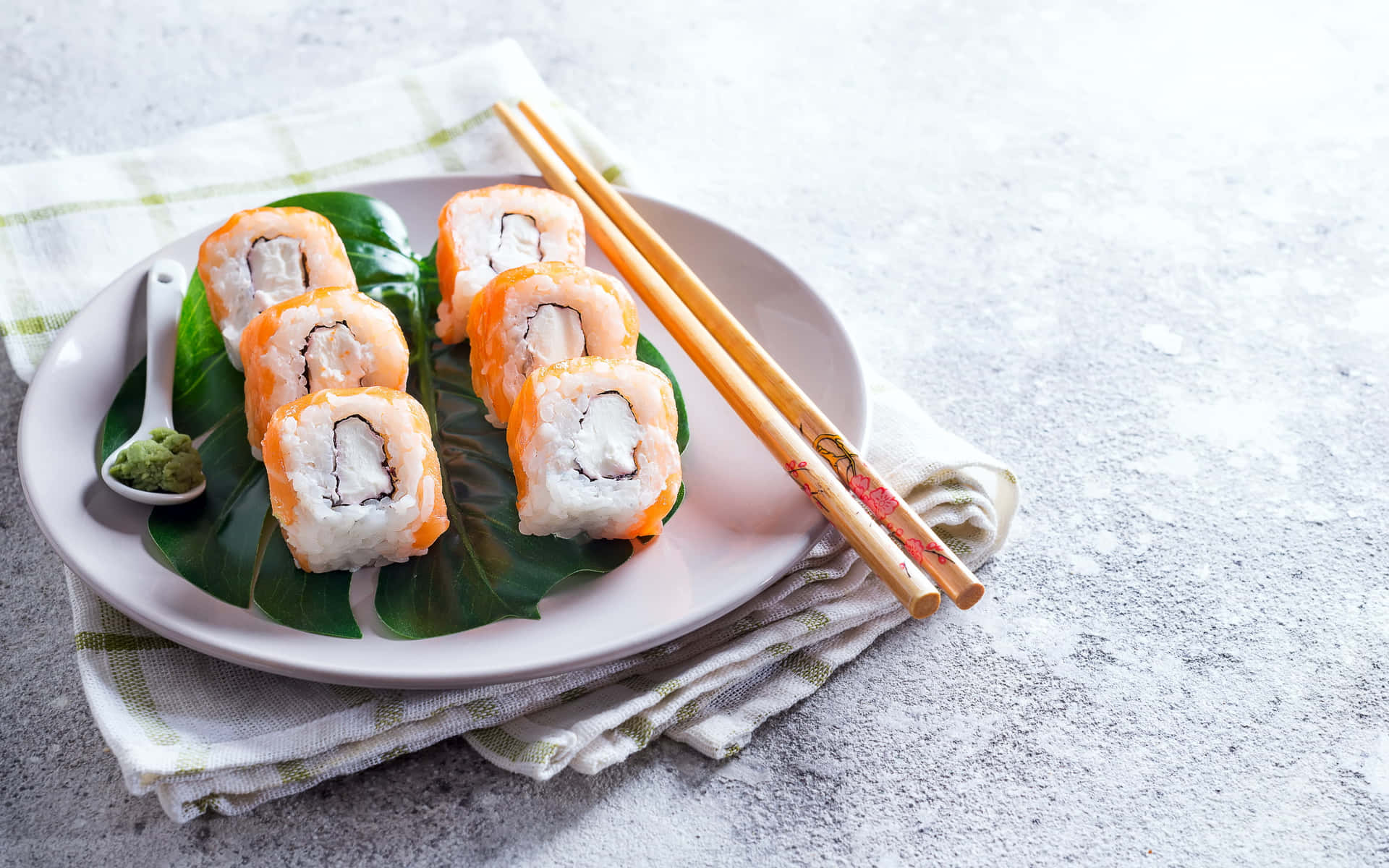 Typerav Sushi - Bilder På California Maki