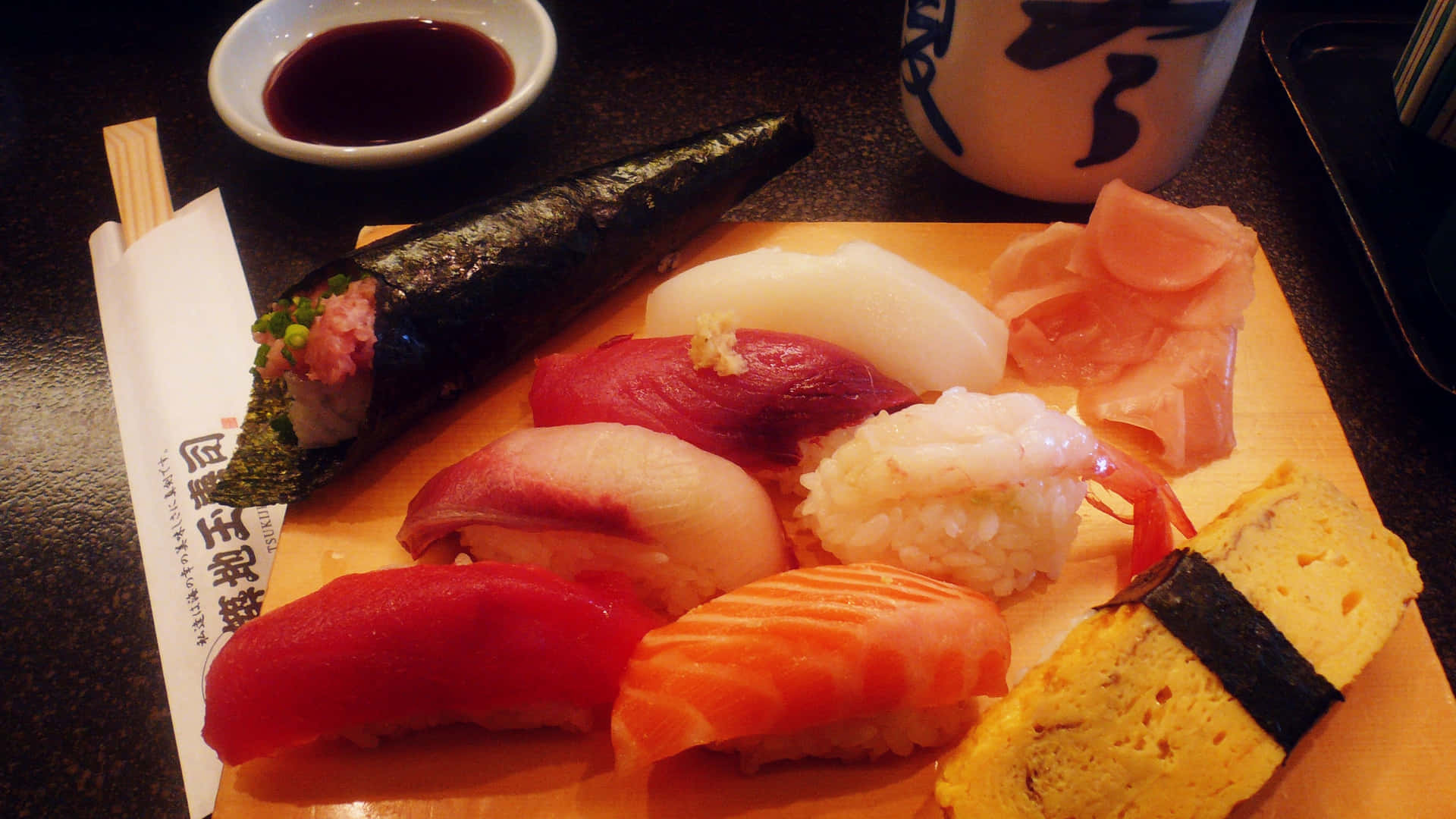 Typerav Sushi Med Såsbild