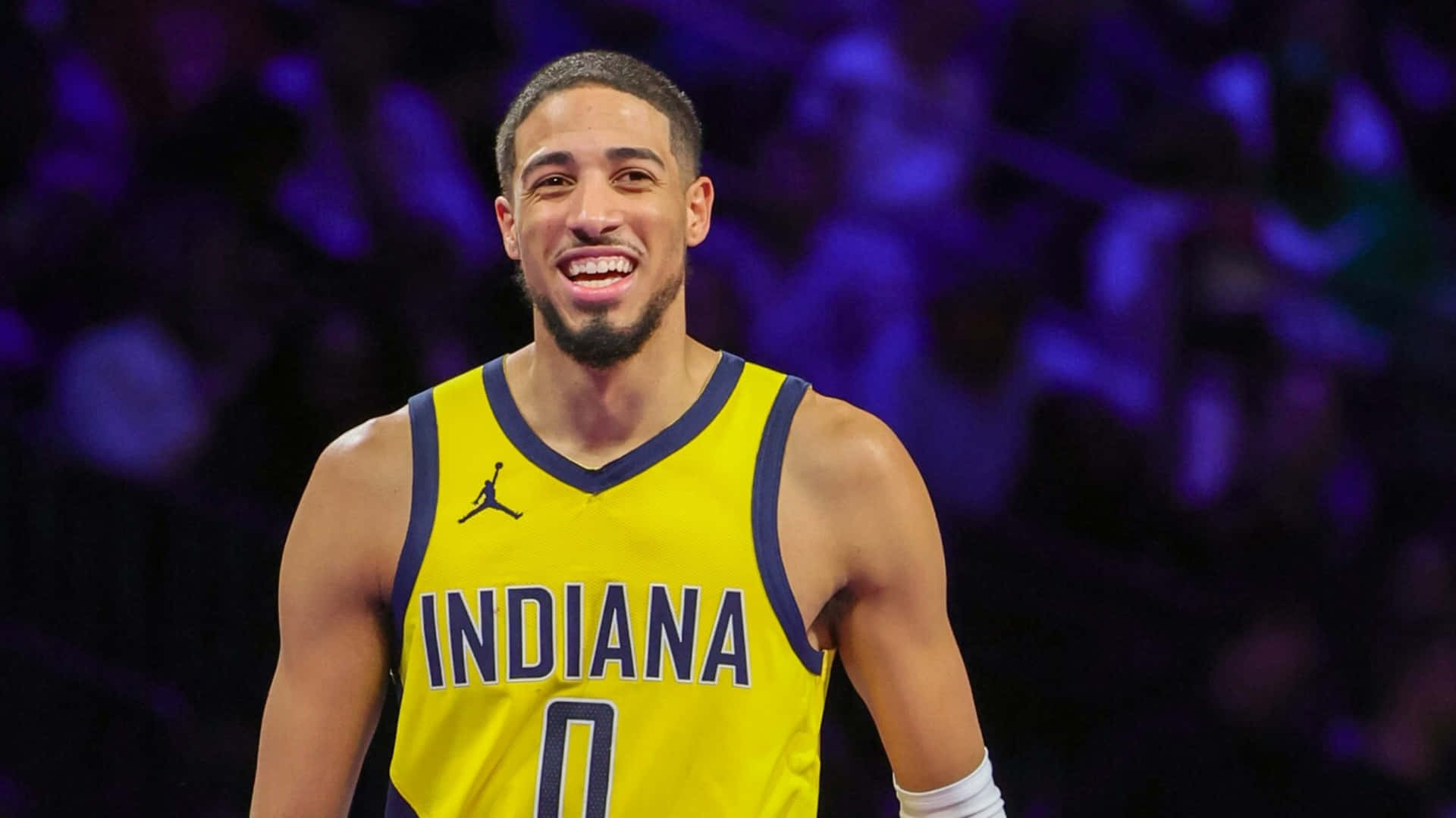 Tyrese Haliburton Indiana Pacers Court Smile Wallpaper