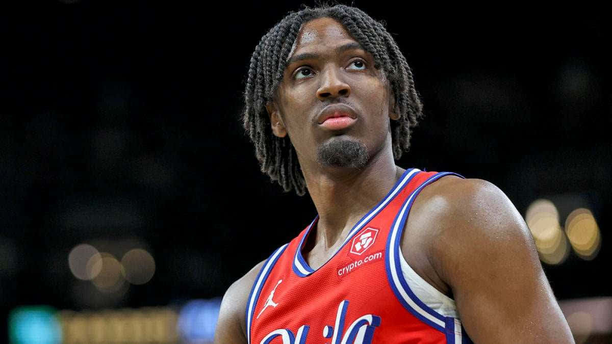 Tyrese Maxey Philadelphia76ers Veldzijde Achtergrond