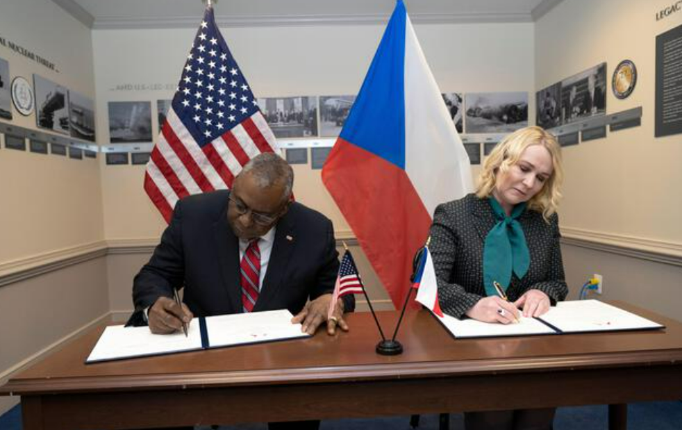 U S Russia Diplomatic Agreement Signing Wallpaper
