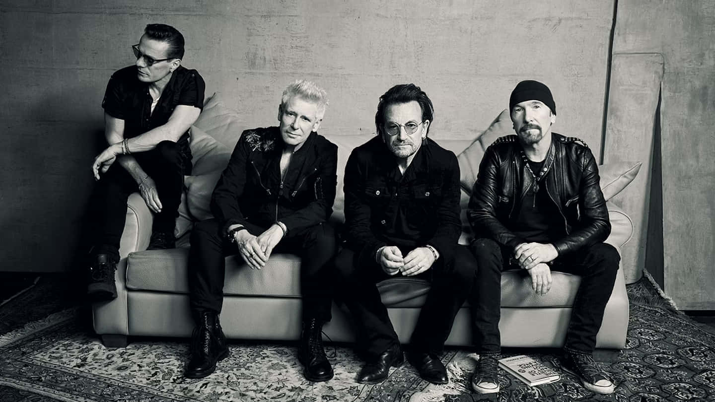 U2 Bandleden Zwart-wit Portret Achtergrond