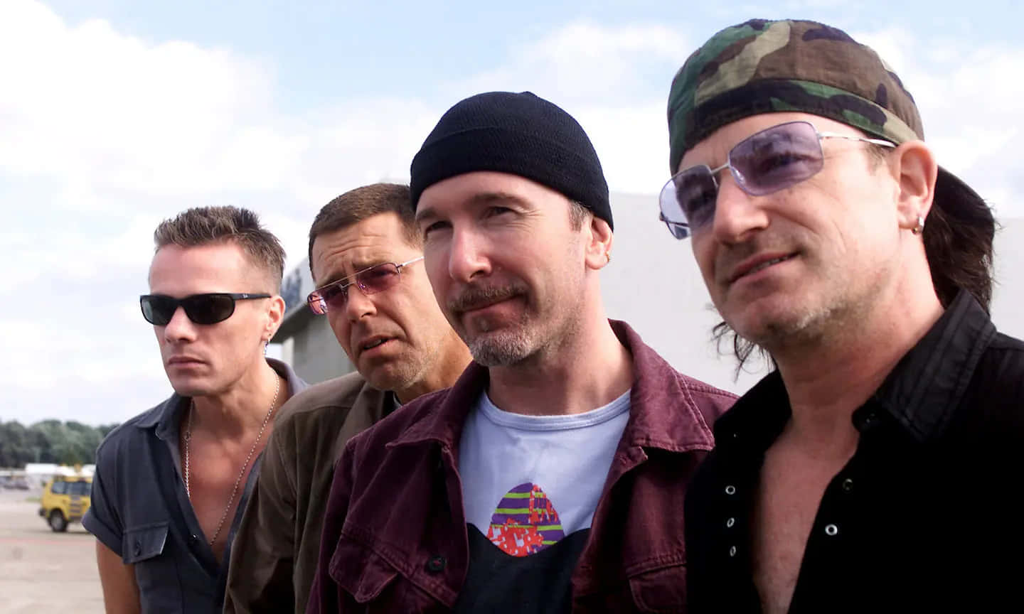 U2 Bandleden Buiten Achtergrond