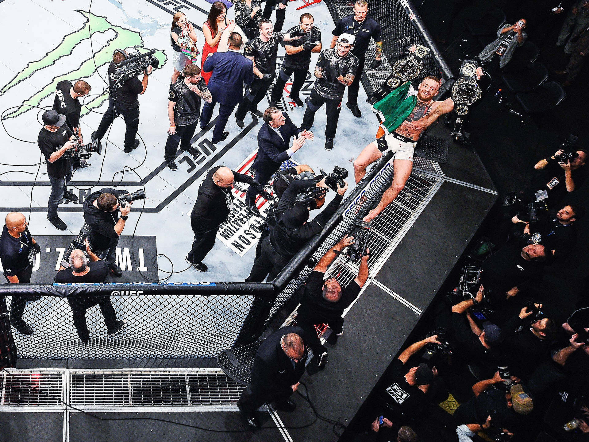 Kom ind i oktagonen med UFC 4K-tapet. Wallpaper