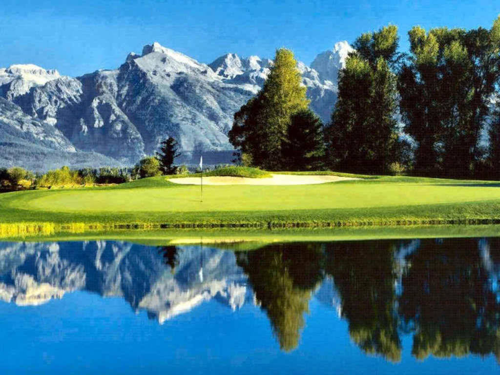 Ultra HD Golf snebjerge tapet: Nyd ULTRA HD-kvalitet, mens du beundrer udseendet af sneklædte bjerge. Wallpaper