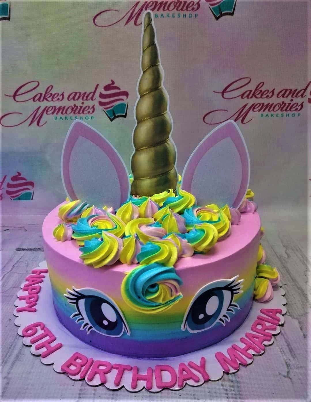 Immaginedi Una Torta Per Compleanno A Tema Unicorni