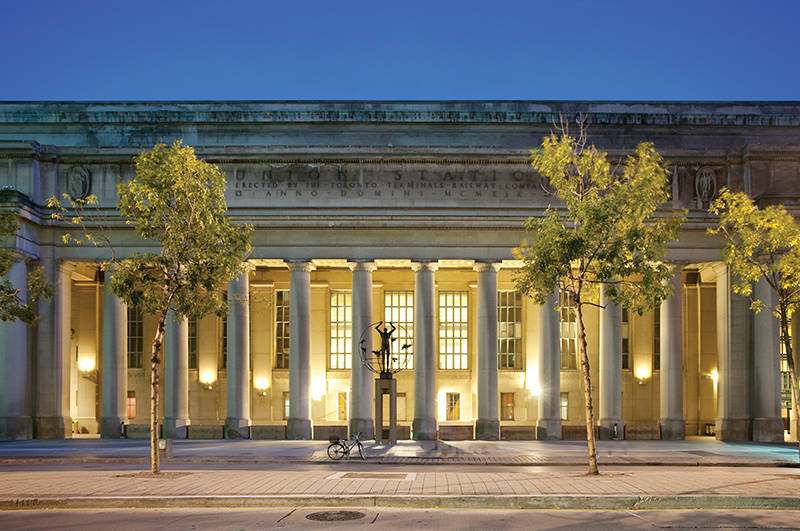 Union Station Pillars With Trees Wallpaper