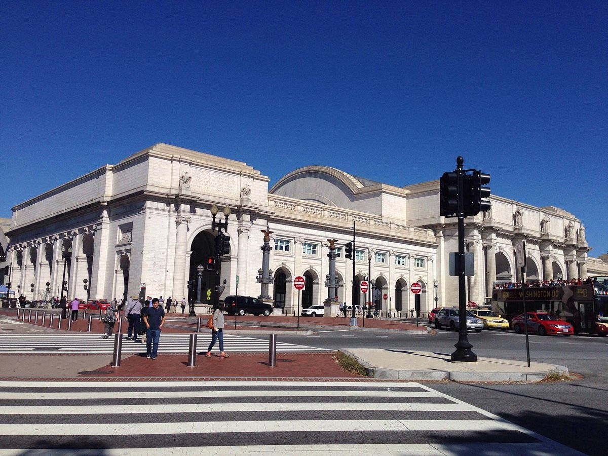 Union Station With A Blue Sky Wallpaper