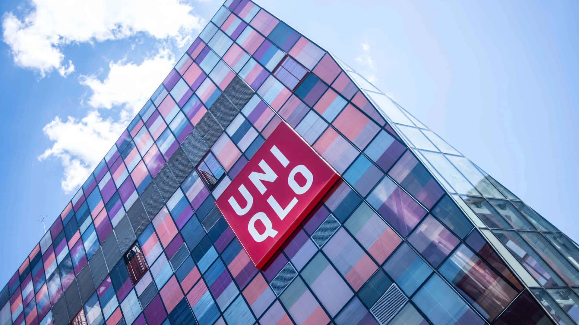 Stay Fashionably Up To Date with Uniqlo