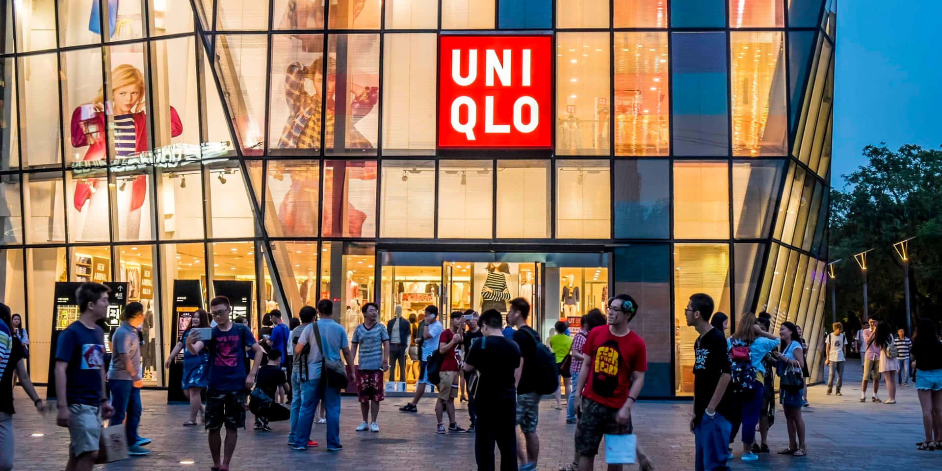 Shop the new fall collection at Uniqlo