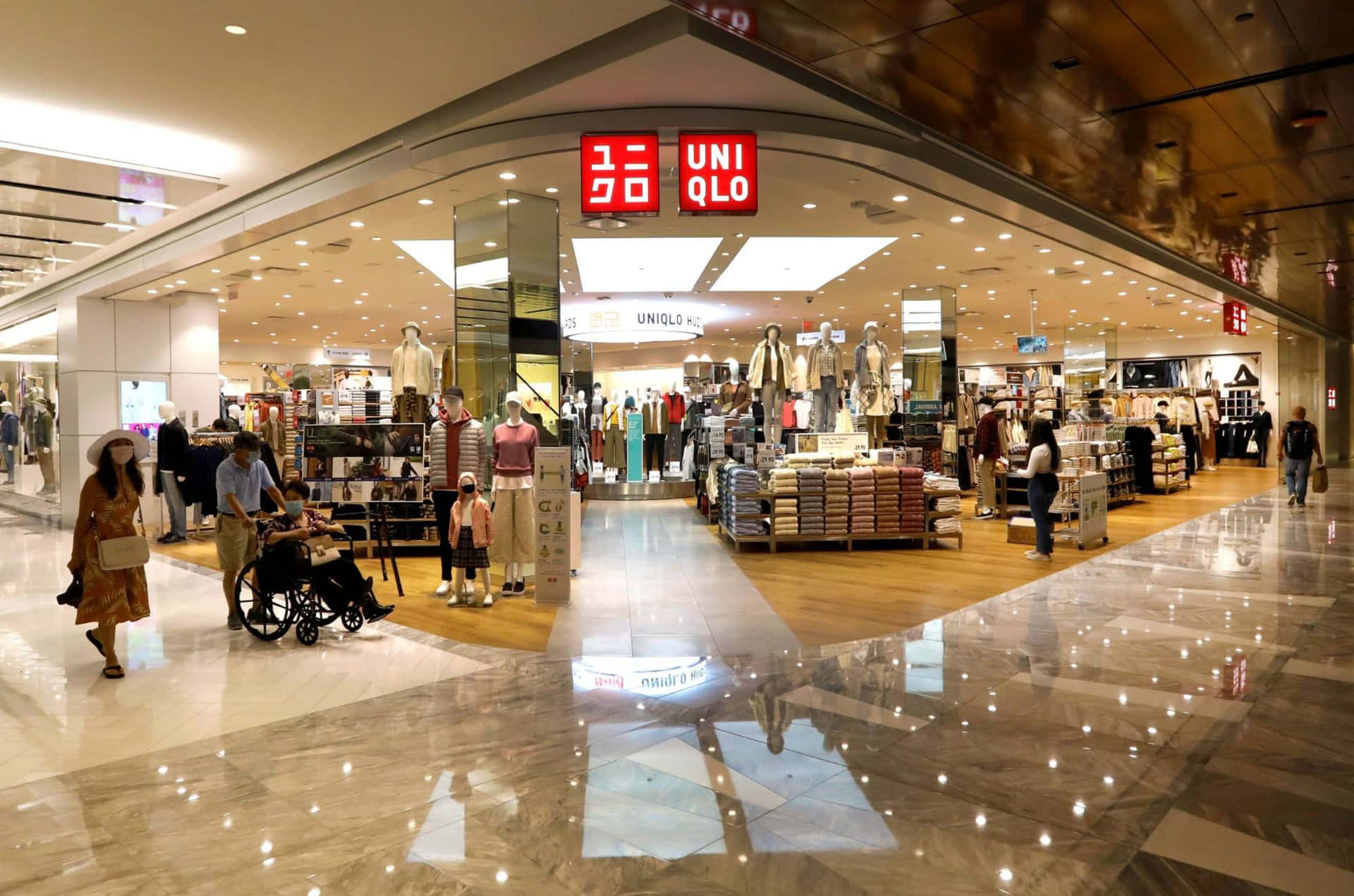 Uniqlo offers stylish, comfortable and affordable fashion pieces.