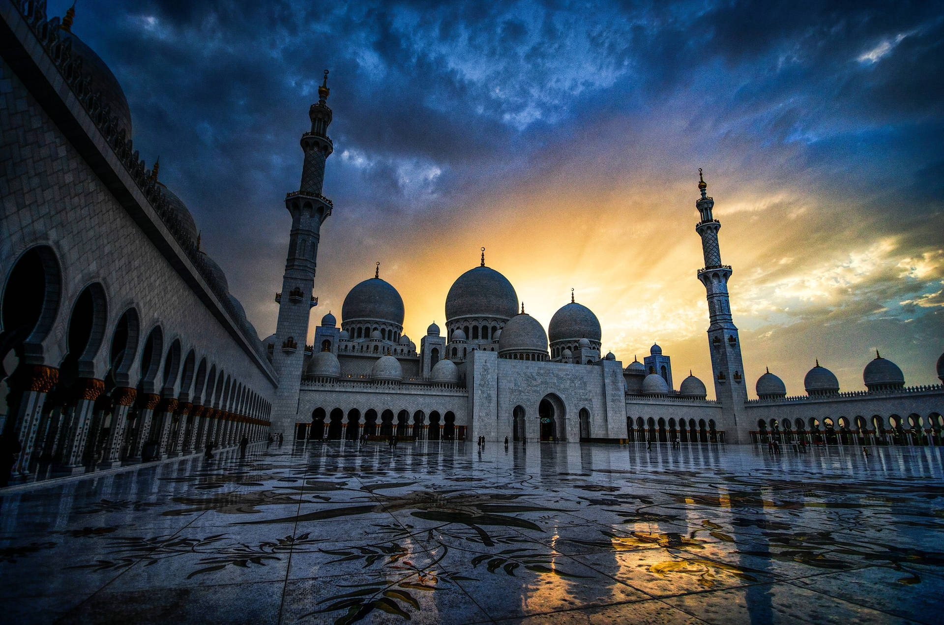 United Arab Emirates Grand Mosque At Dawn Background