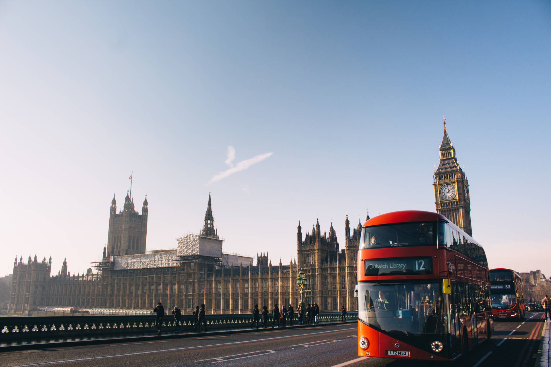 United Kingdom London's Clear Skies Wallpaper