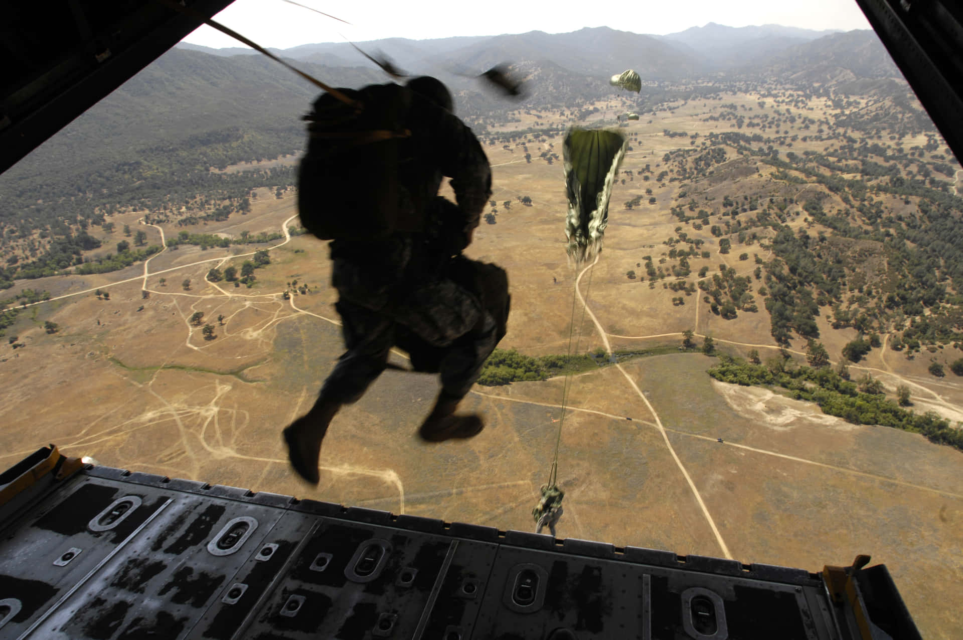 United States Military Parachute Wallpaper