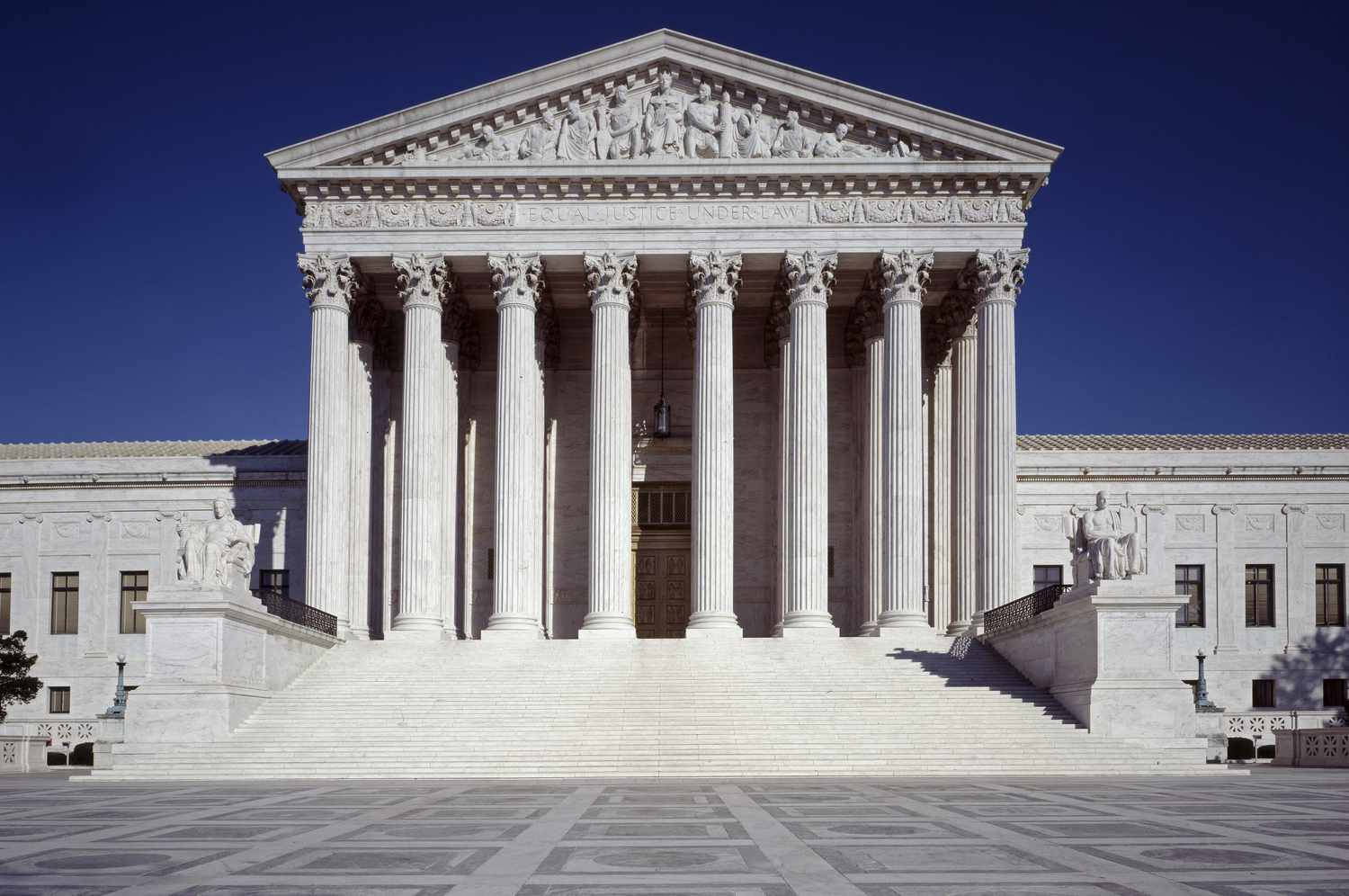 United States Supreme Court Facade Wallpaper