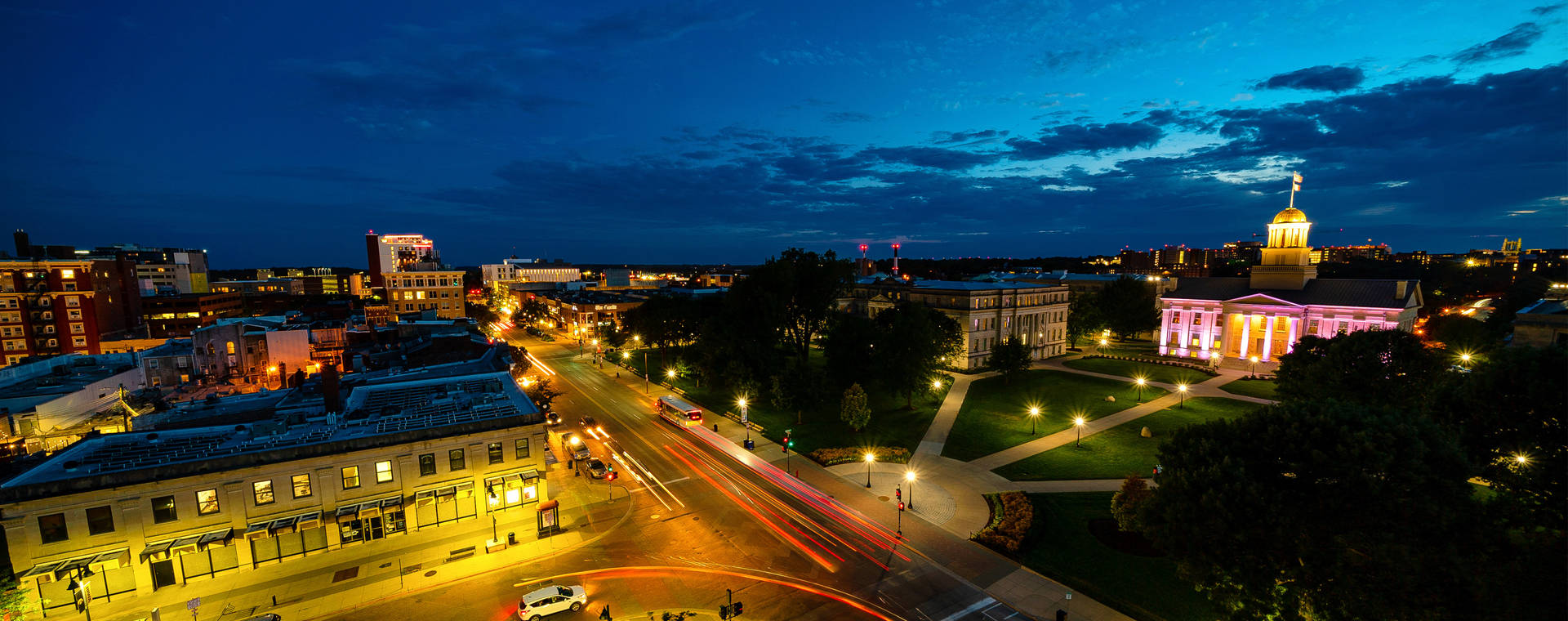 University Of Iowa Nighttime View Wallpaper